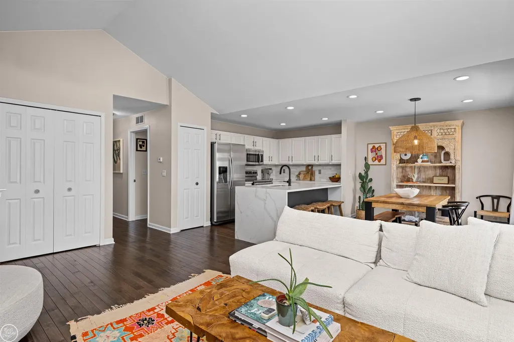 16354 Chatham Drive Macomb Township MI 48044