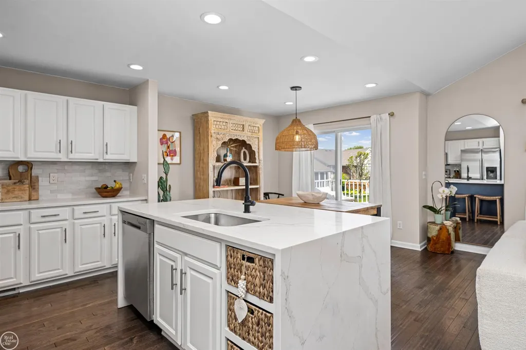 16354 Chatham Drive Macomb Township MI 48044