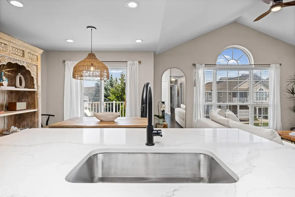 16354 Chatham Drive Macomb Township MI 48044