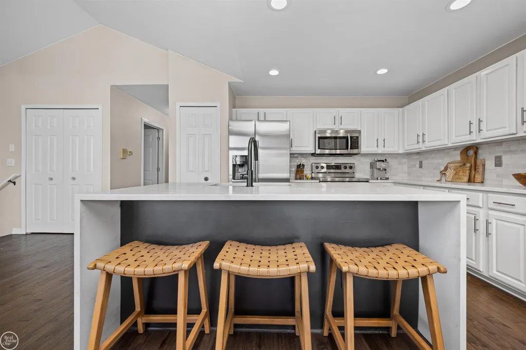 16354 Chatham Drive Macomb Township MI 48044