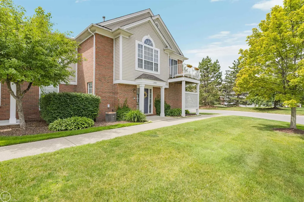 16354 Chatham Drive Macomb Township MI 48044