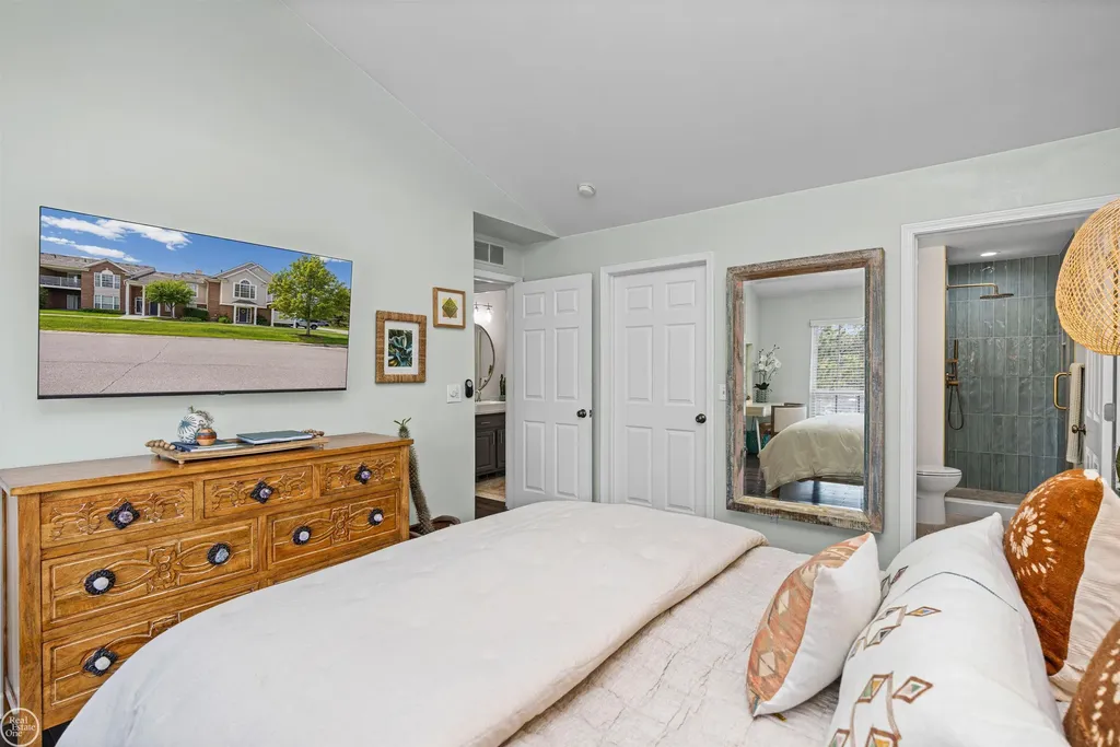 16354 Chatham Drive Macomb Township MI 48044