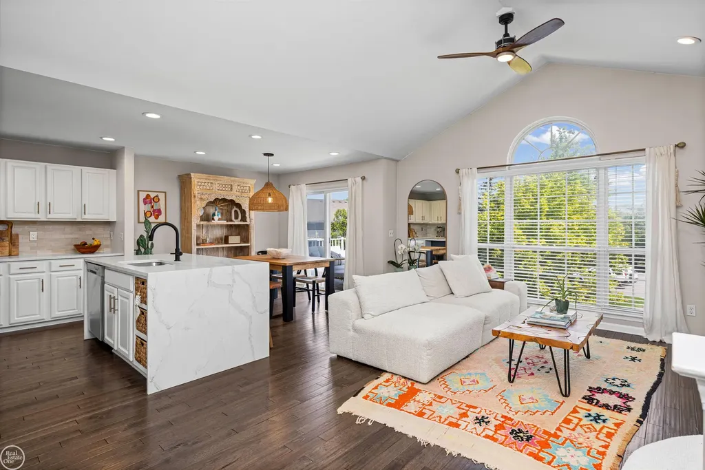 16354 Chatham Drive Macomb Township MI 48044