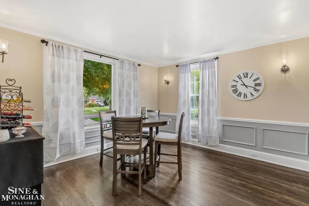 580 Hampton Road Grosse Pointe Woods City MI 48236