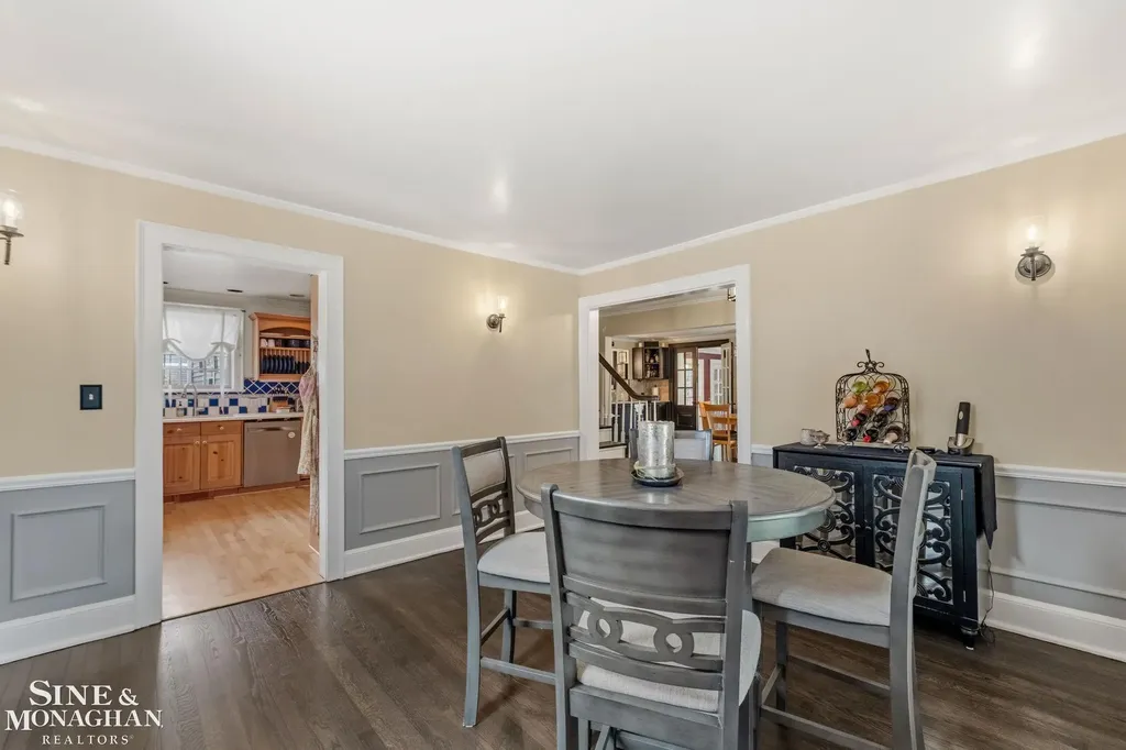 580 Hampton Road Grosse Pointe Woods City MI 48236