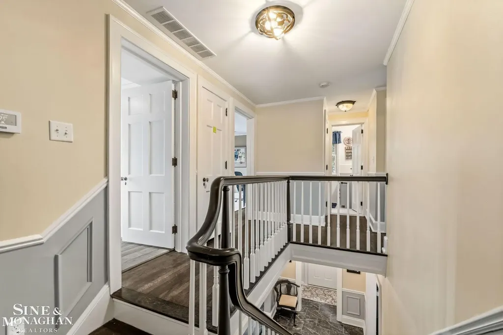 580 Hampton Road Grosse Pointe Woods City MI 48236