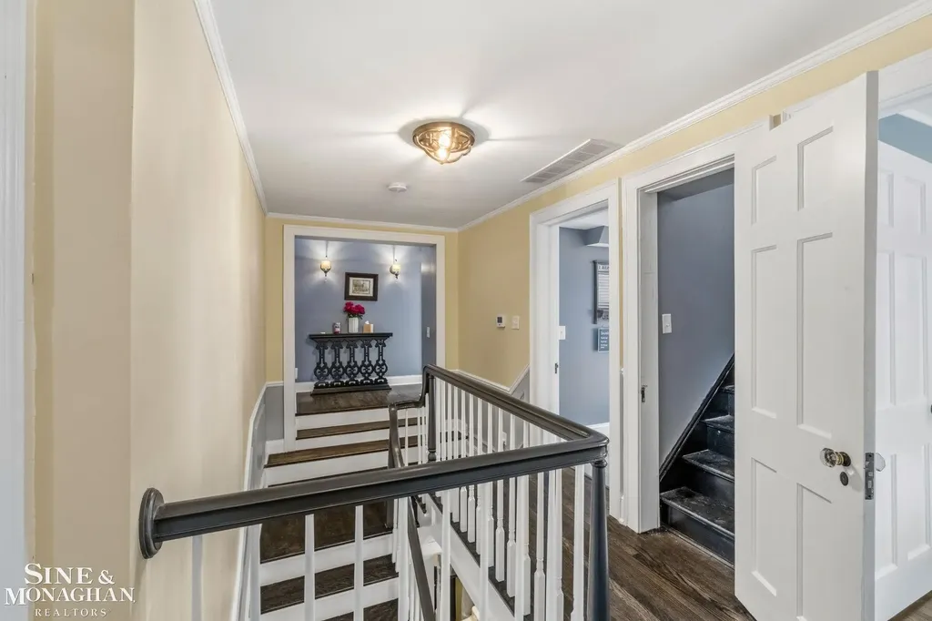580 Hampton Road Grosse Pointe Woods City MI 48236
