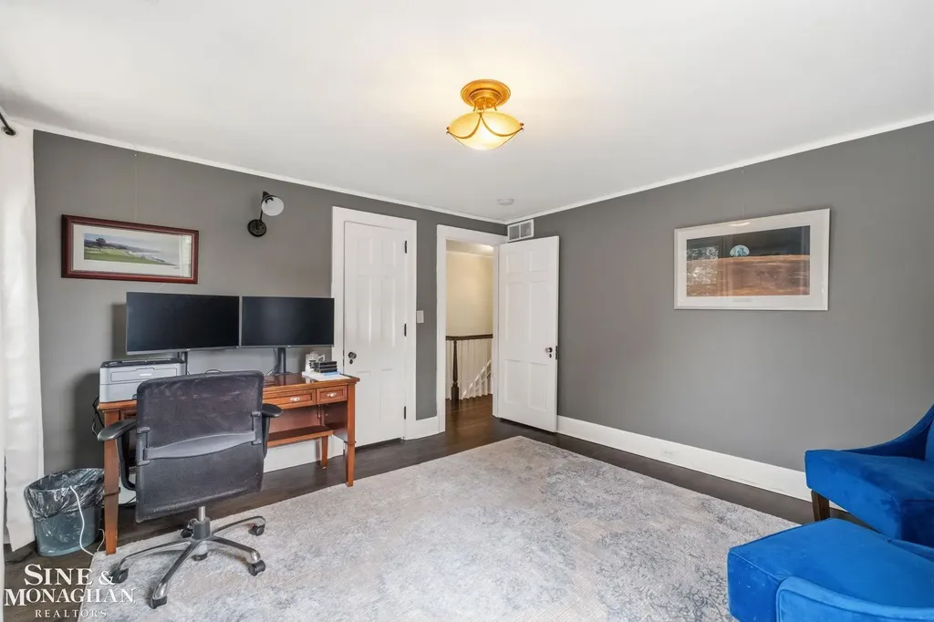 580 Hampton Road Grosse Pointe Woods City MI 48236