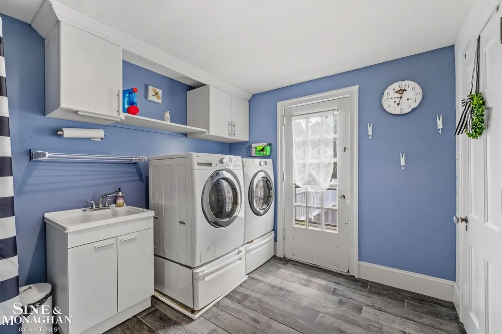 580 Hampton Road Grosse Pointe Woods City MI 48236