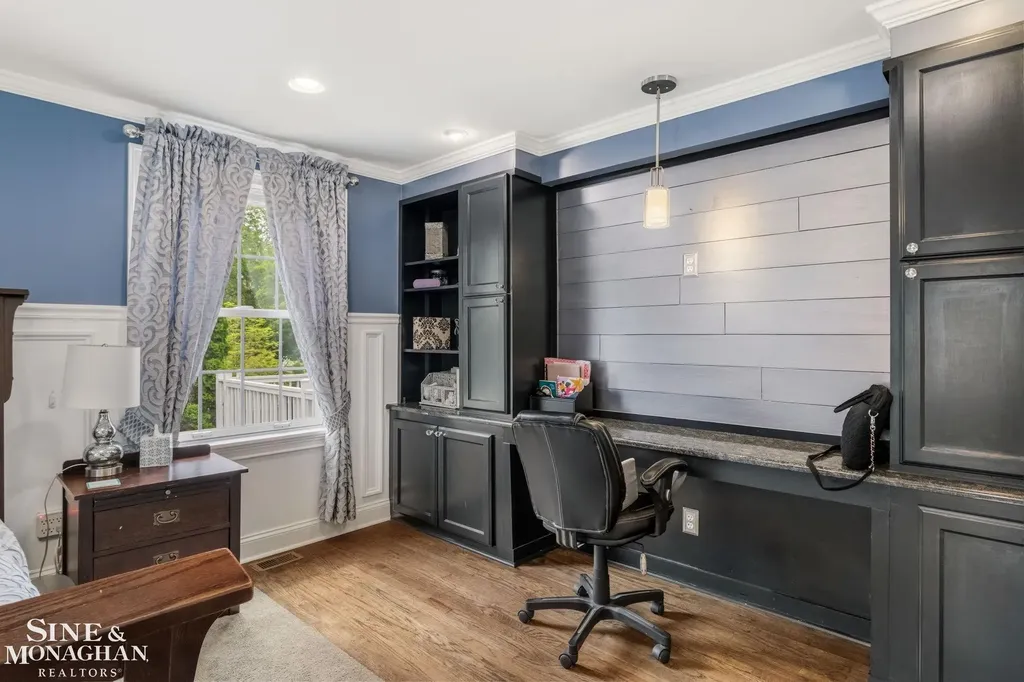 580 Hampton Road Grosse Pointe Woods City MI 48236