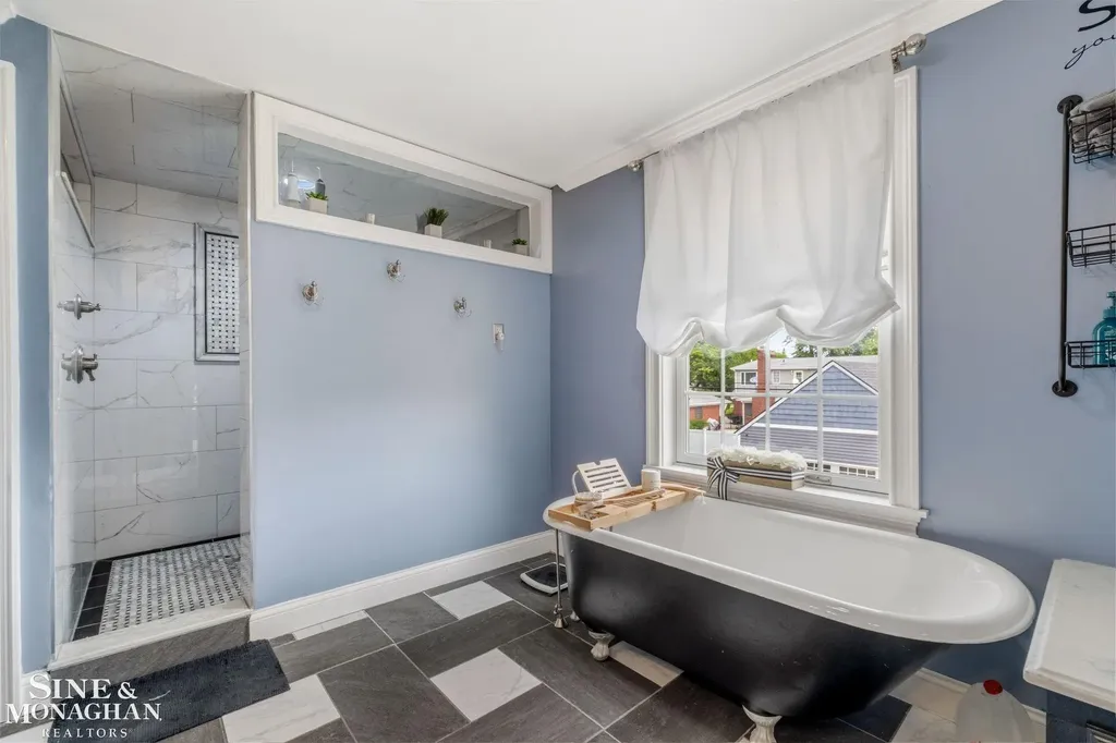 580 Hampton Road Grosse Pointe Woods City MI 48236