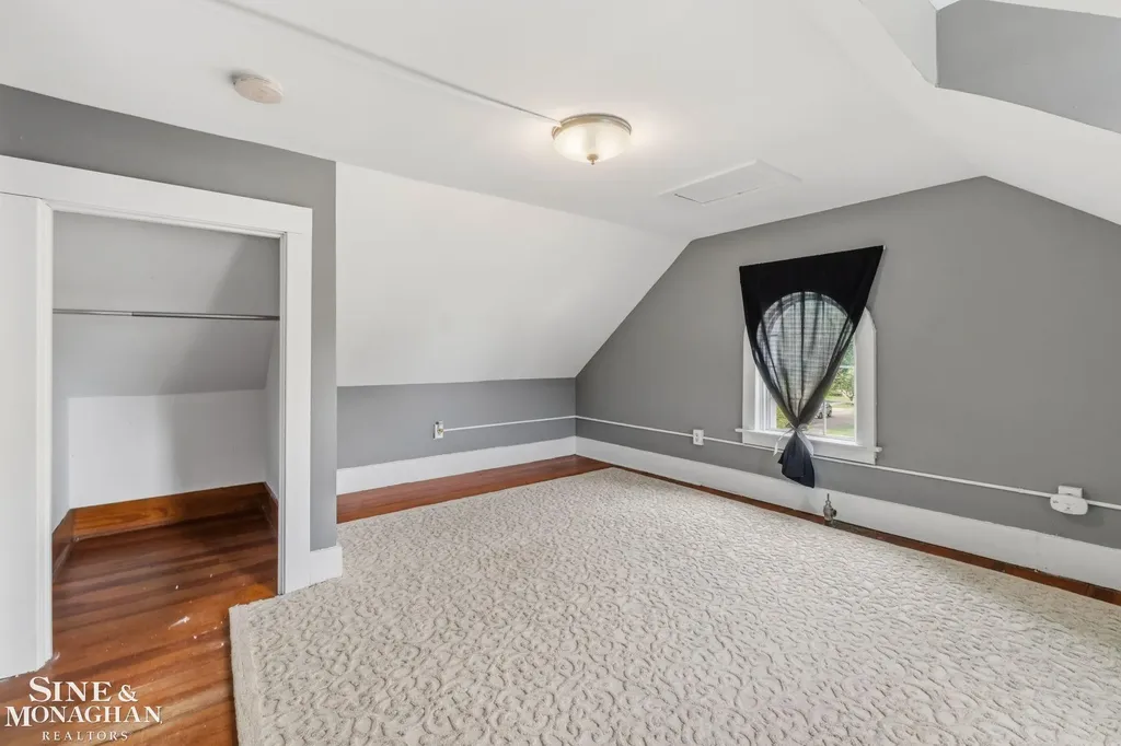 580 Hampton Road Grosse Pointe Woods City MI 48236