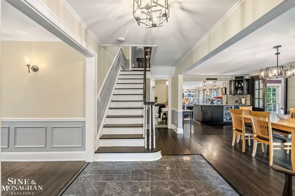 580 Hampton Road Grosse Pointe Woods City MI 48236