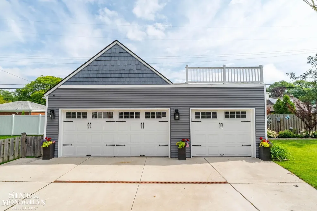 580 Hampton Road Grosse Pointe Woods City MI 48236