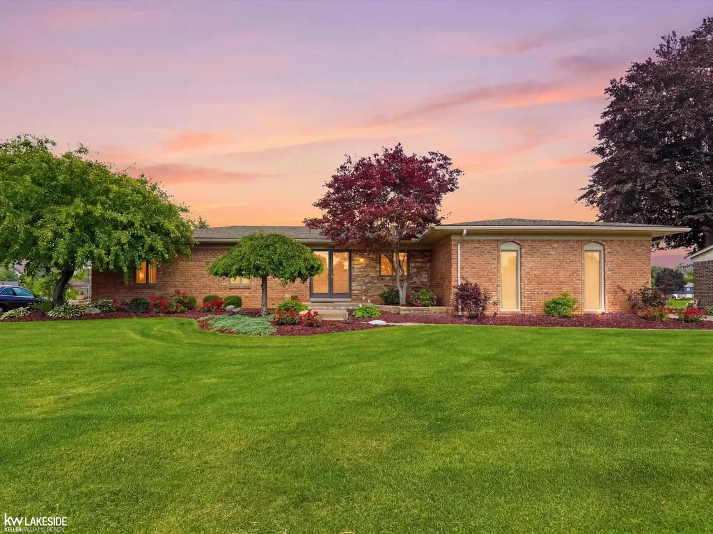 54416 Blue Cloud Drive Shelby Charter Township MI 48315