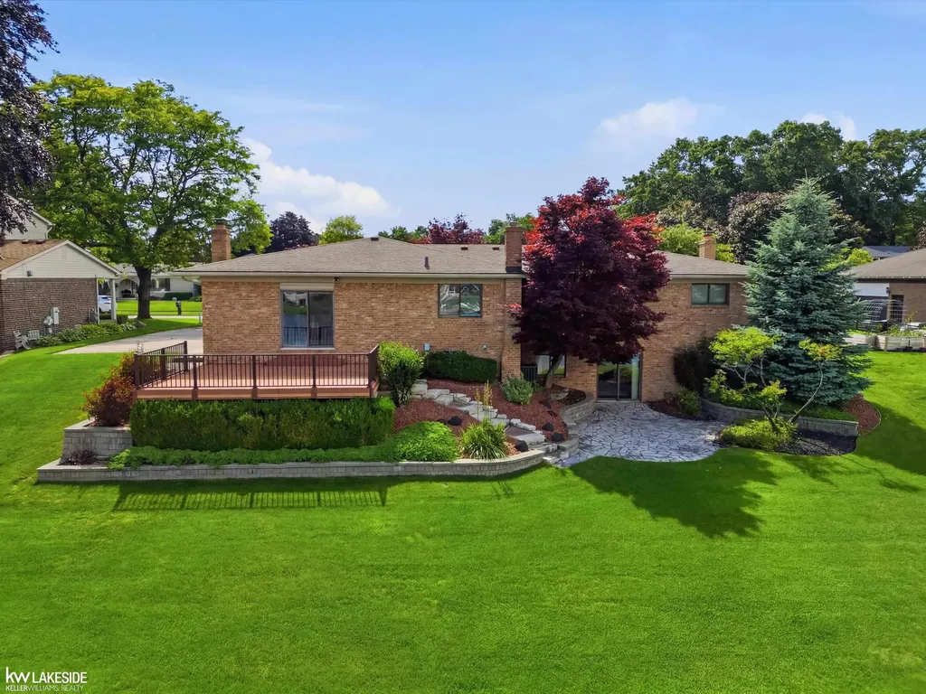 54416 Blue Cloud Drive Shelby Charter Township MI 48315