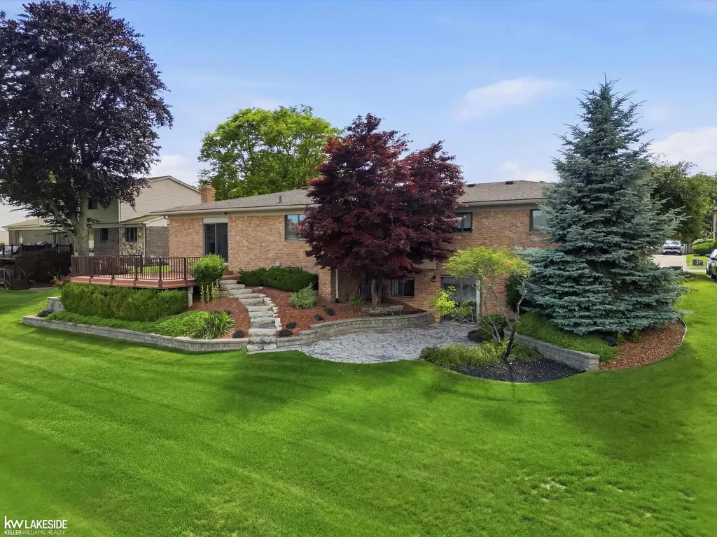54416 Blue Cloud Drive Shelby Charter Township MI 48315