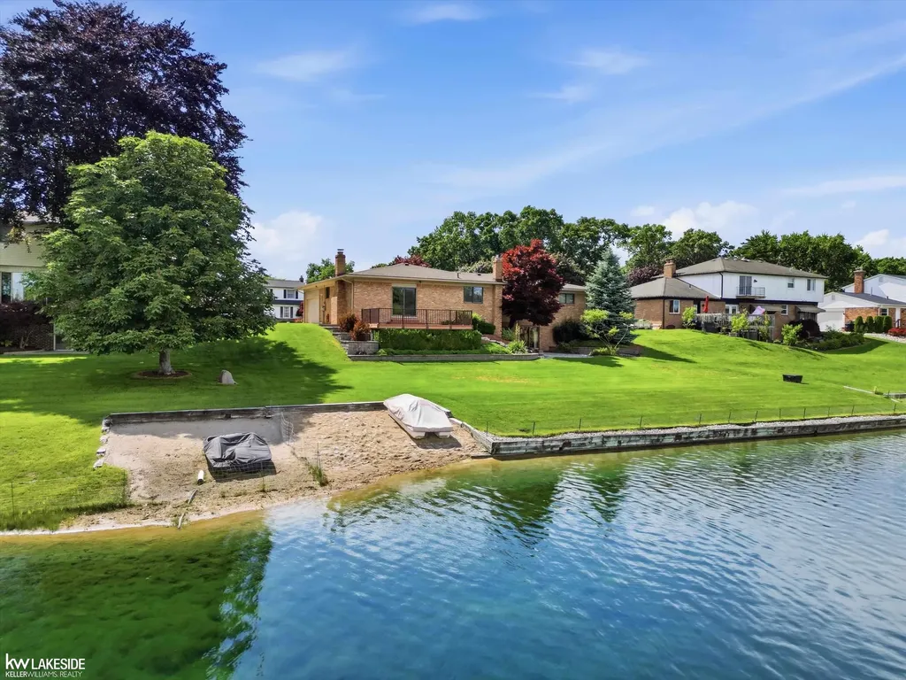 54416 Blue Cloud Drive Shelby Charter Township MI 48315