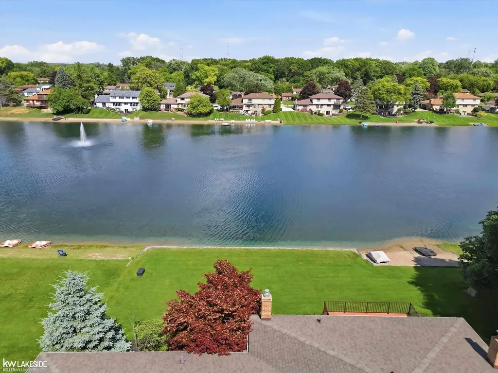 54416 Blue Cloud Drive Shelby Charter Township MI 48315