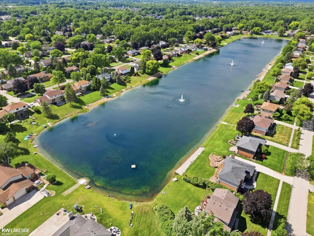54416 Blue Cloud Drive Shelby Charter Township MI 48315