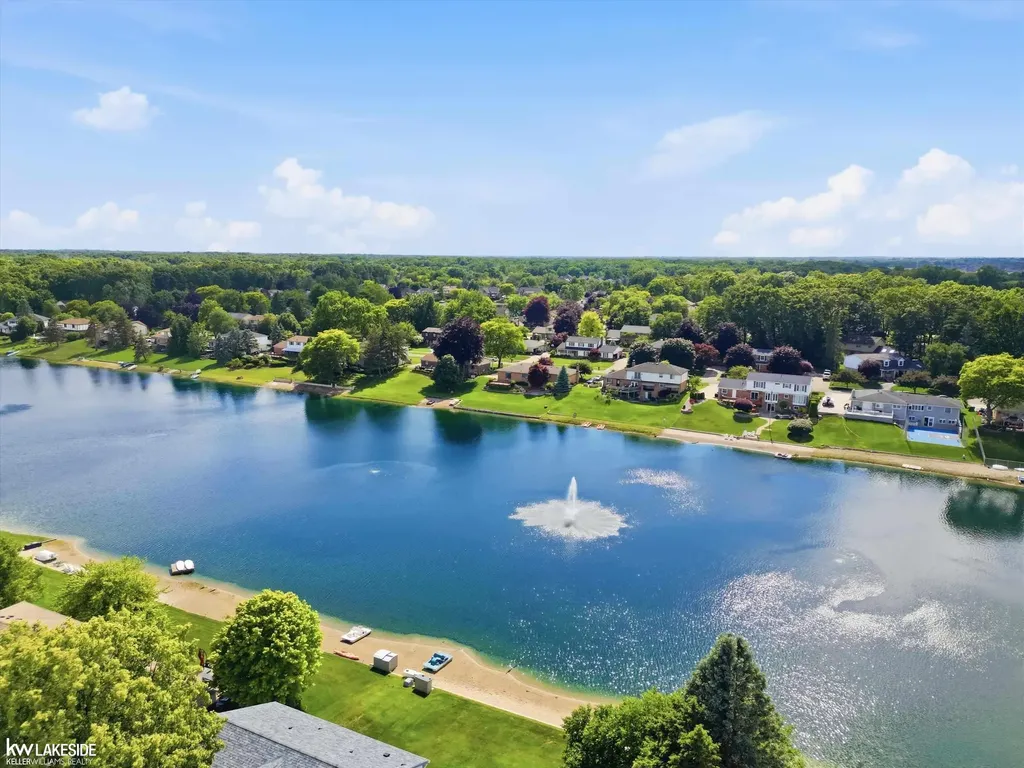 54416 Blue Cloud Drive Shelby Charter Township MI 48315