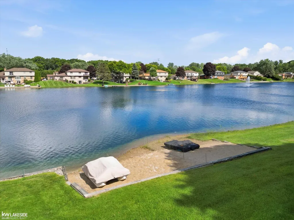 54416 Blue Cloud Drive Shelby Charter Township MI 48315