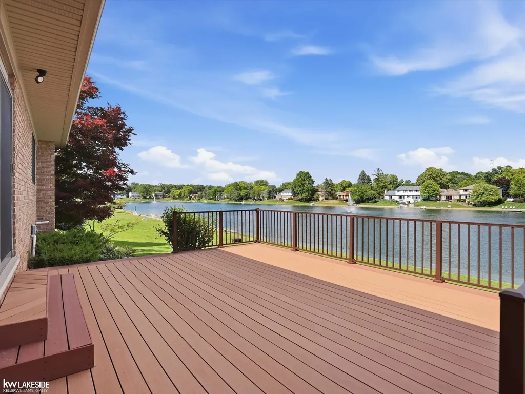54416 Blue Cloud Drive Shelby Charter Township MI 48315