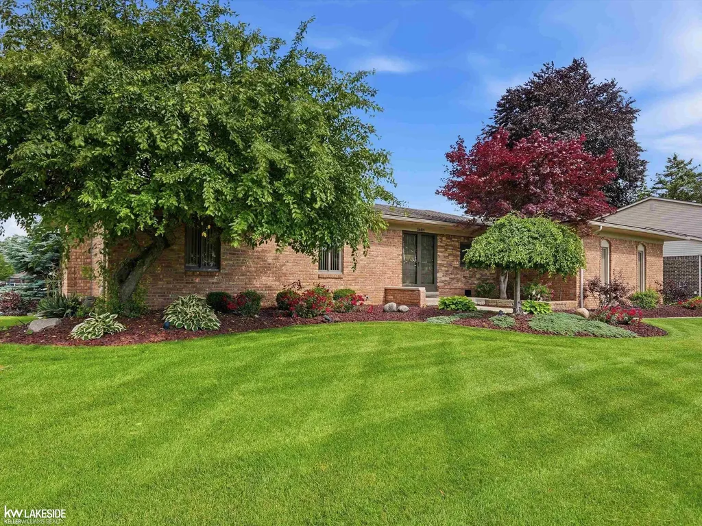 54416 Blue Cloud Drive Shelby Charter Township MI 48315