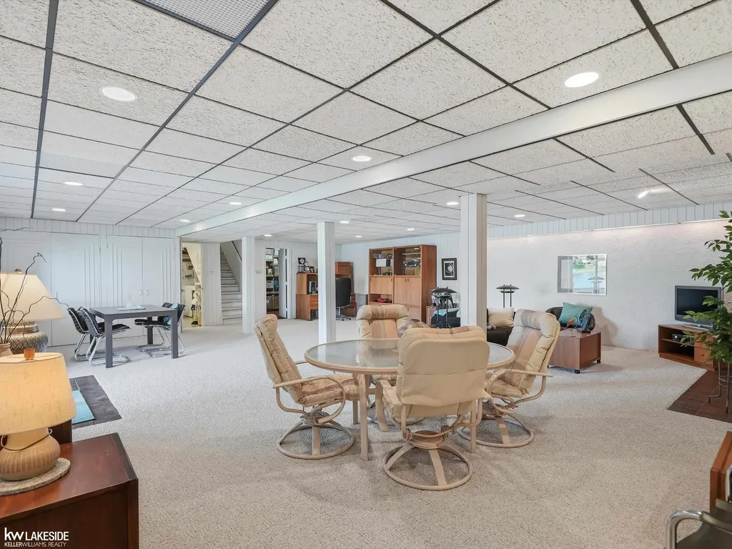 54416 Blue Cloud Drive Shelby Charter Township MI 48315
