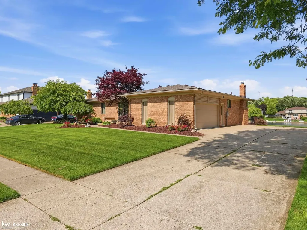 54416 Blue Cloud Drive Shelby Charter Township MI 48315