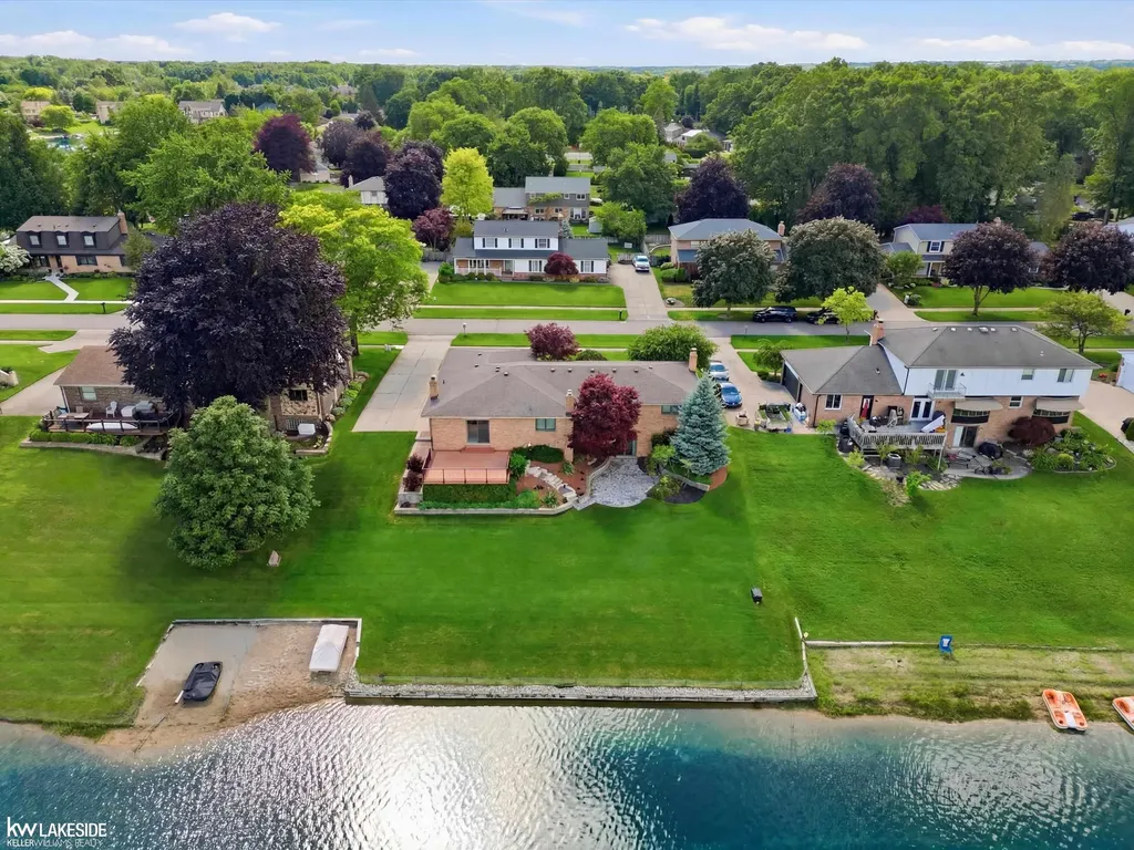 54416 Blue Cloud Drive Shelby Charter Township MI 48315