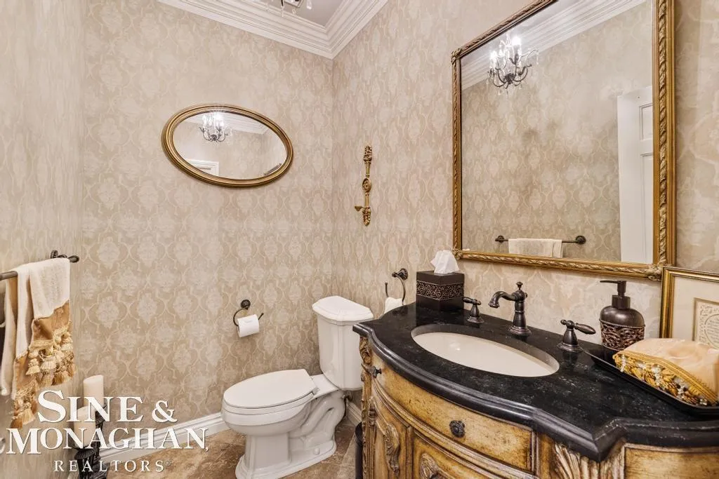 1045 Whittier Road Grosse Pointe Park City MI 48230