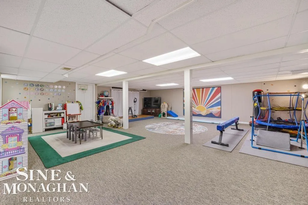 1045 Whittier Road Grosse Pointe Park City MI 48230