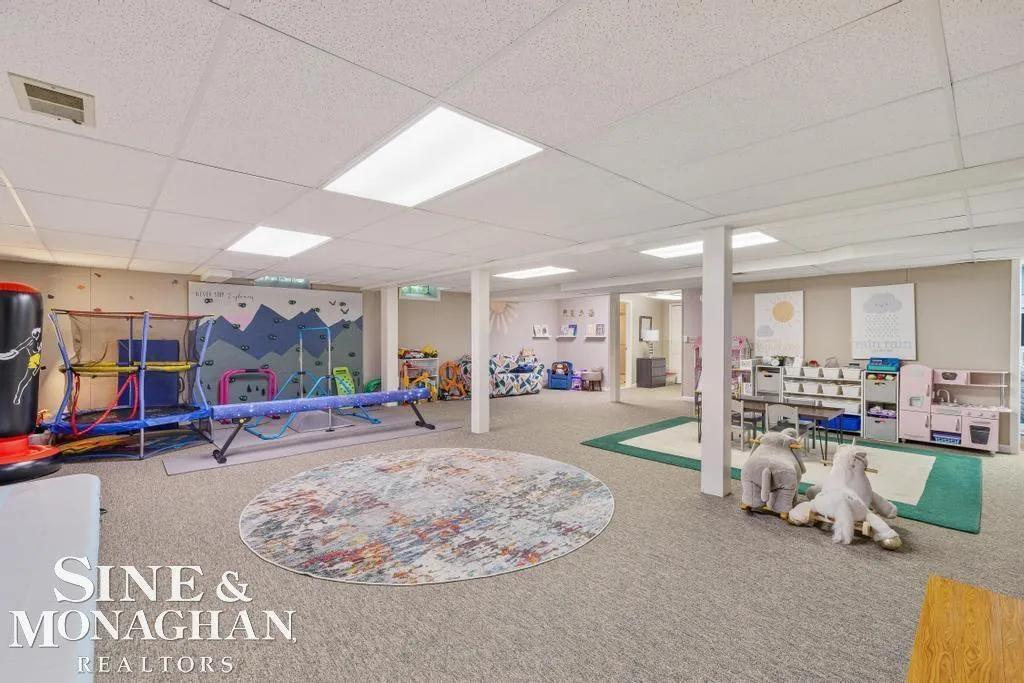 1045 Whittier Road Grosse Pointe Park City MI 48230