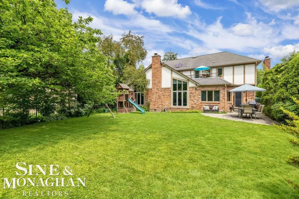 1045 Whittier Road Grosse Pointe Park City MI 48230