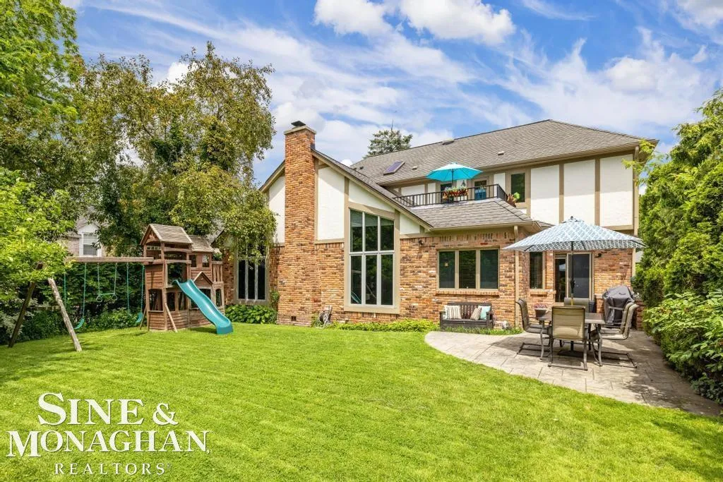 1045 Whittier Road Grosse Pointe Park City MI 48230
