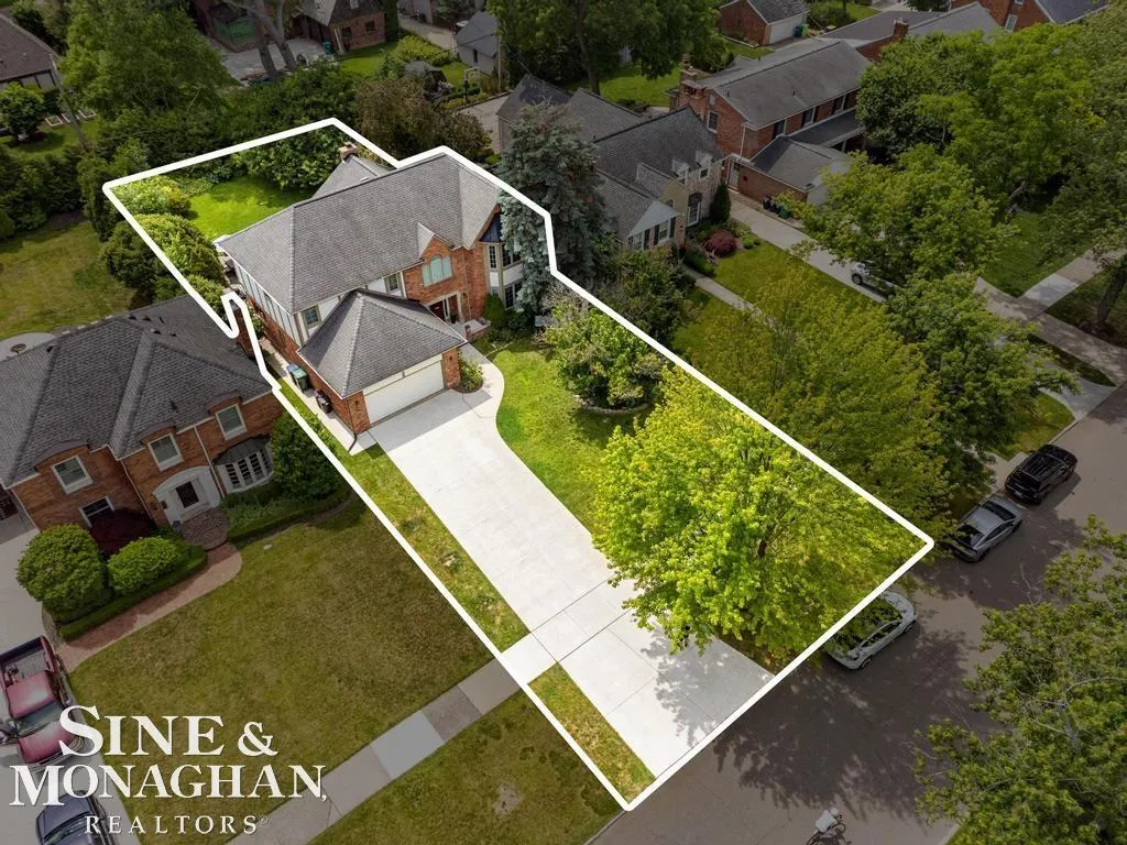 1045 Whittier Road Grosse Pointe Park City MI 48230