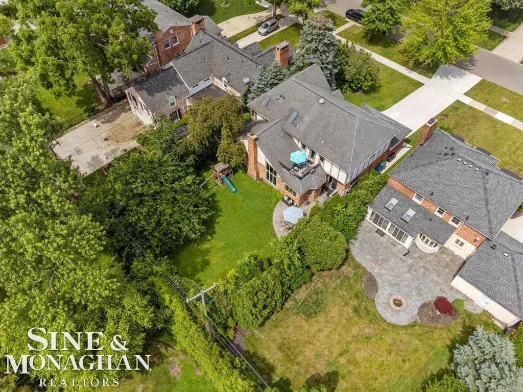 1045 Whittier Road Grosse Pointe Park City MI 48230