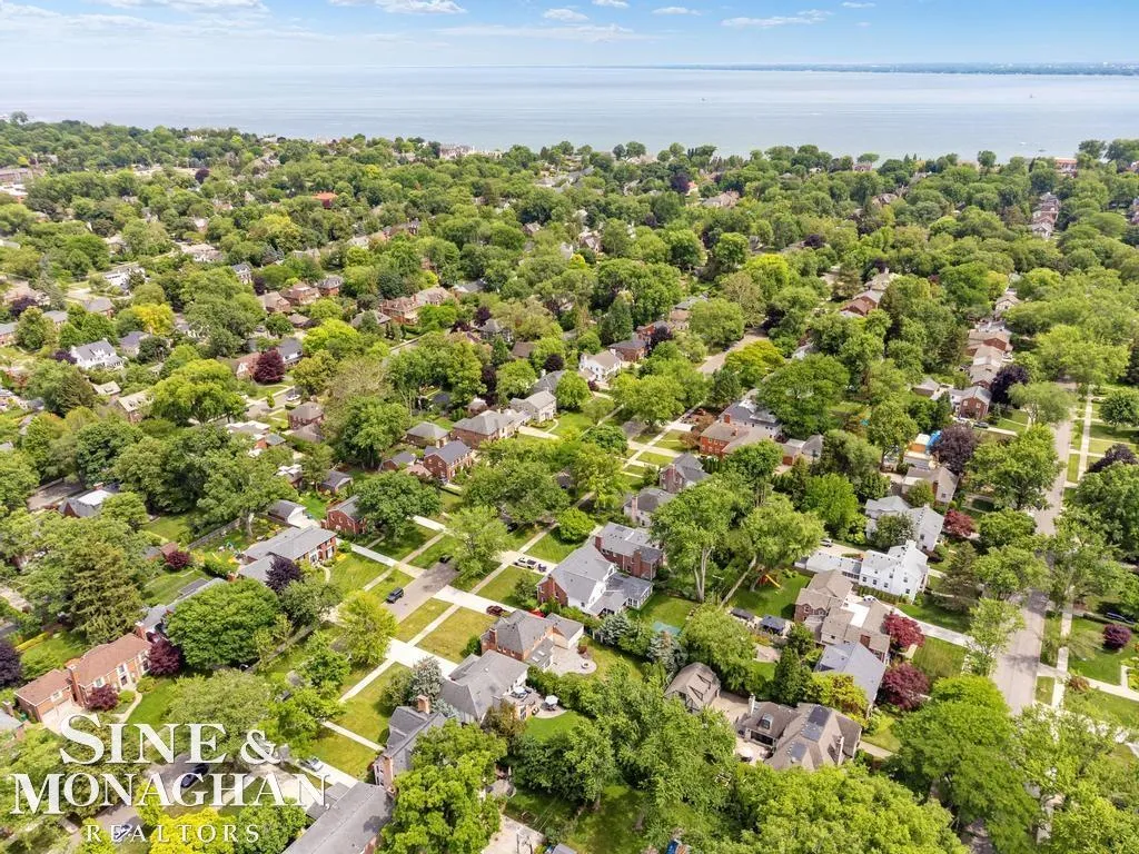 1045 Whittier Road Grosse Pointe Park City MI 48230
