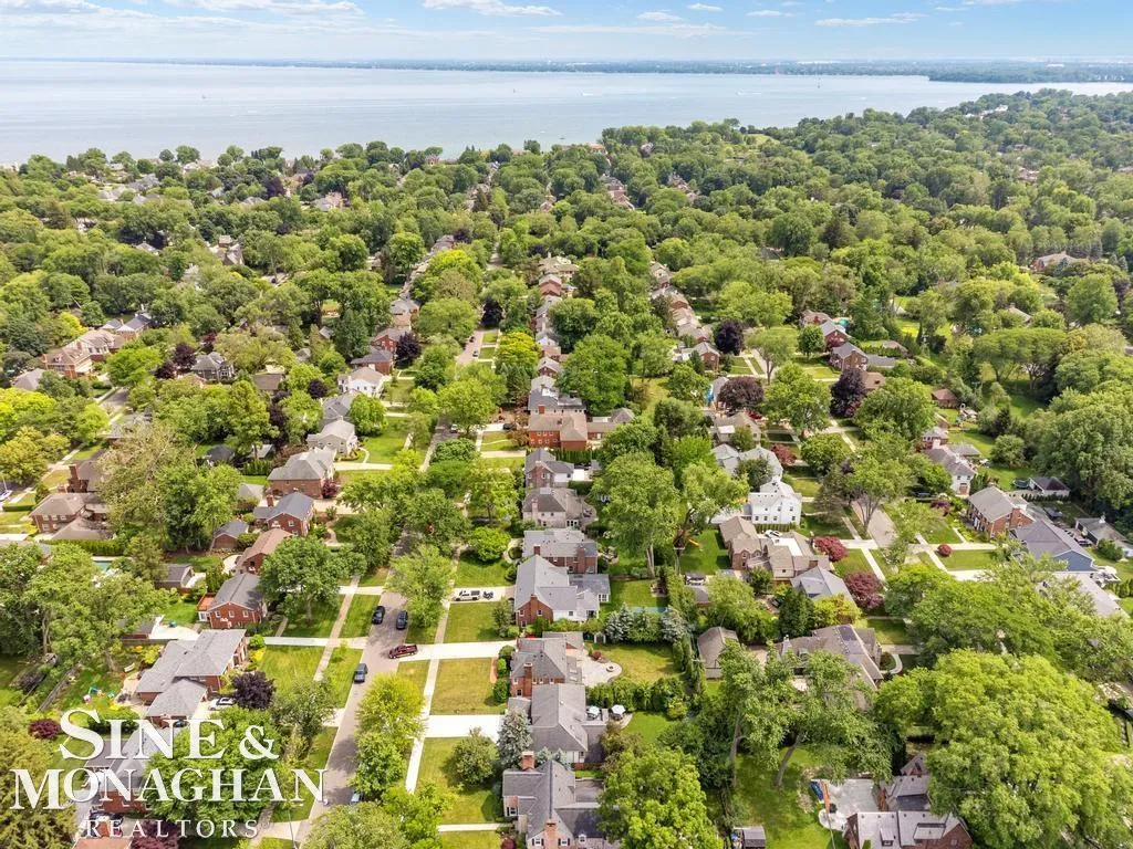 1045 Whittier Road Grosse Pointe Park City MI 48230