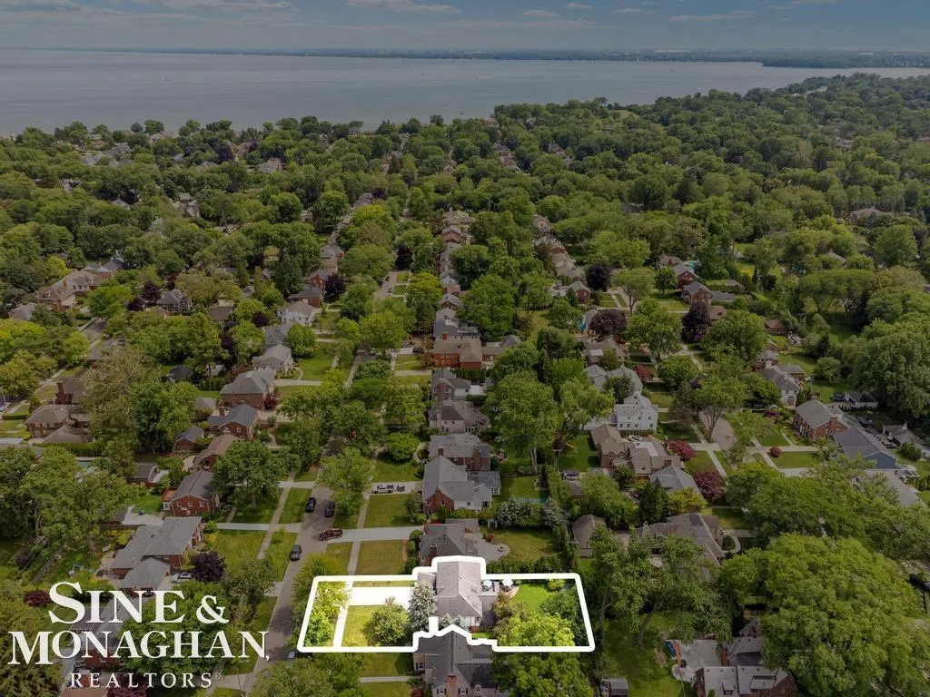 1045 Whittier Road Grosse Pointe Park City MI 48230