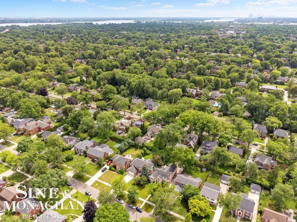 1045 Whittier Road Grosse Pointe Park City MI 48230