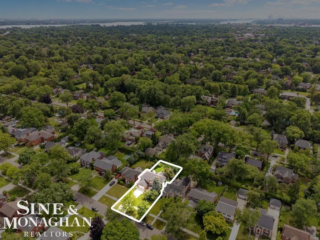 1045 Whittier Road Grosse Pointe Park City MI 48230