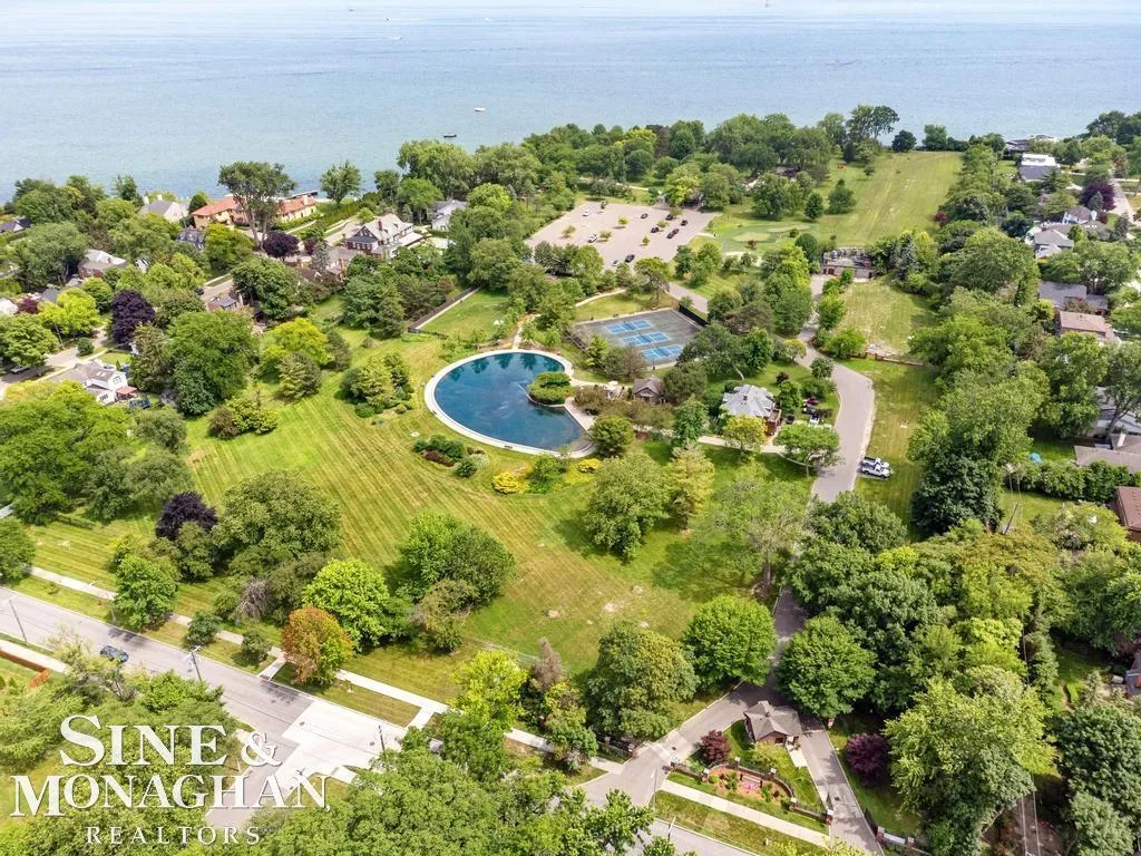 1045 Whittier Road Grosse Pointe Park City MI 48230