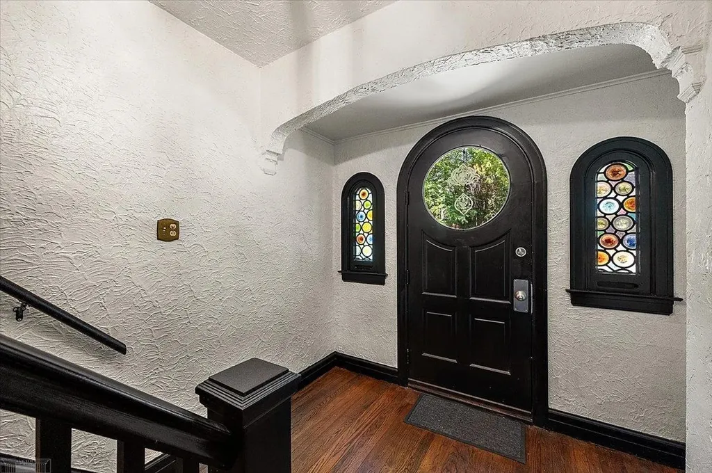 873-875 Beaconsfield Avenue Grosse Pointe Park City MI 48230