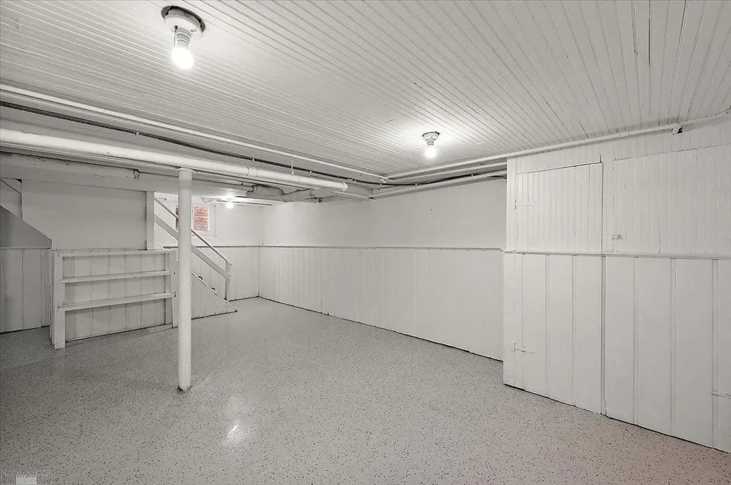 873-875 Beaconsfield Avenue Grosse Pointe Park City MI 48230