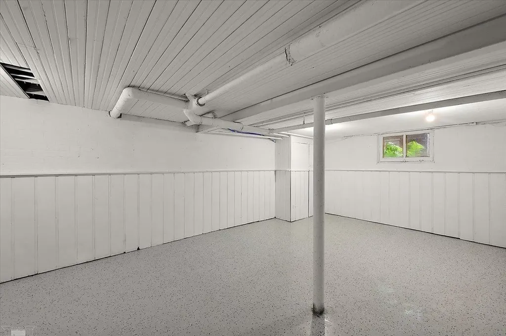 873-875 Beaconsfield Avenue Grosse Pointe Park City MI 48230