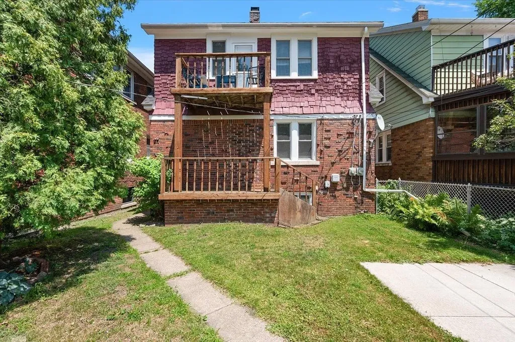873-875 Beaconsfield Avenue Grosse Pointe Park City MI 48230