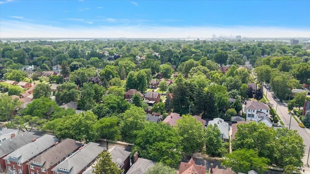 873-875 Beaconsfield Avenue Grosse Pointe Park City MI 48230