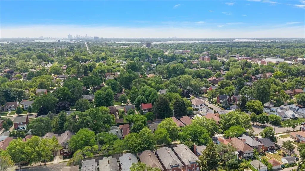 873-875 Beaconsfield Avenue Grosse Pointe Park City MI 48230